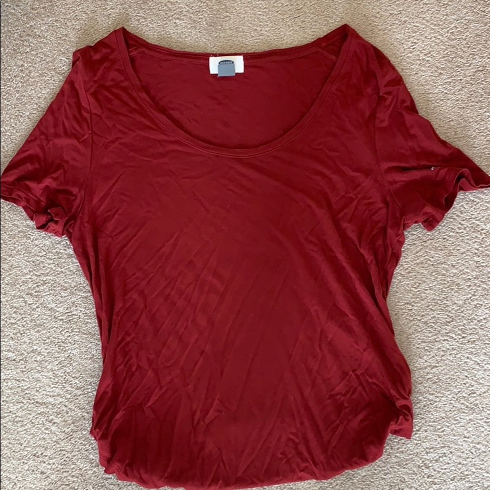 Red Old Navy T-shirt